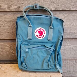 Frost green Fjallraven Kanken Backpack